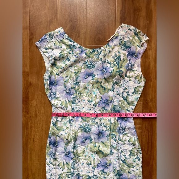 Feminine Floral Print Vintage 1990's 'Fairweather' Scoop Back Mini Dress - Picture 8 of 10